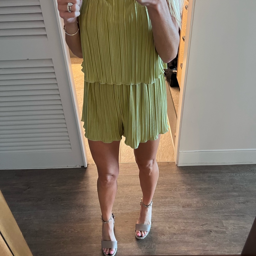 Pleated Halter Top and Shorts Set in Green - Picture 4 of 5